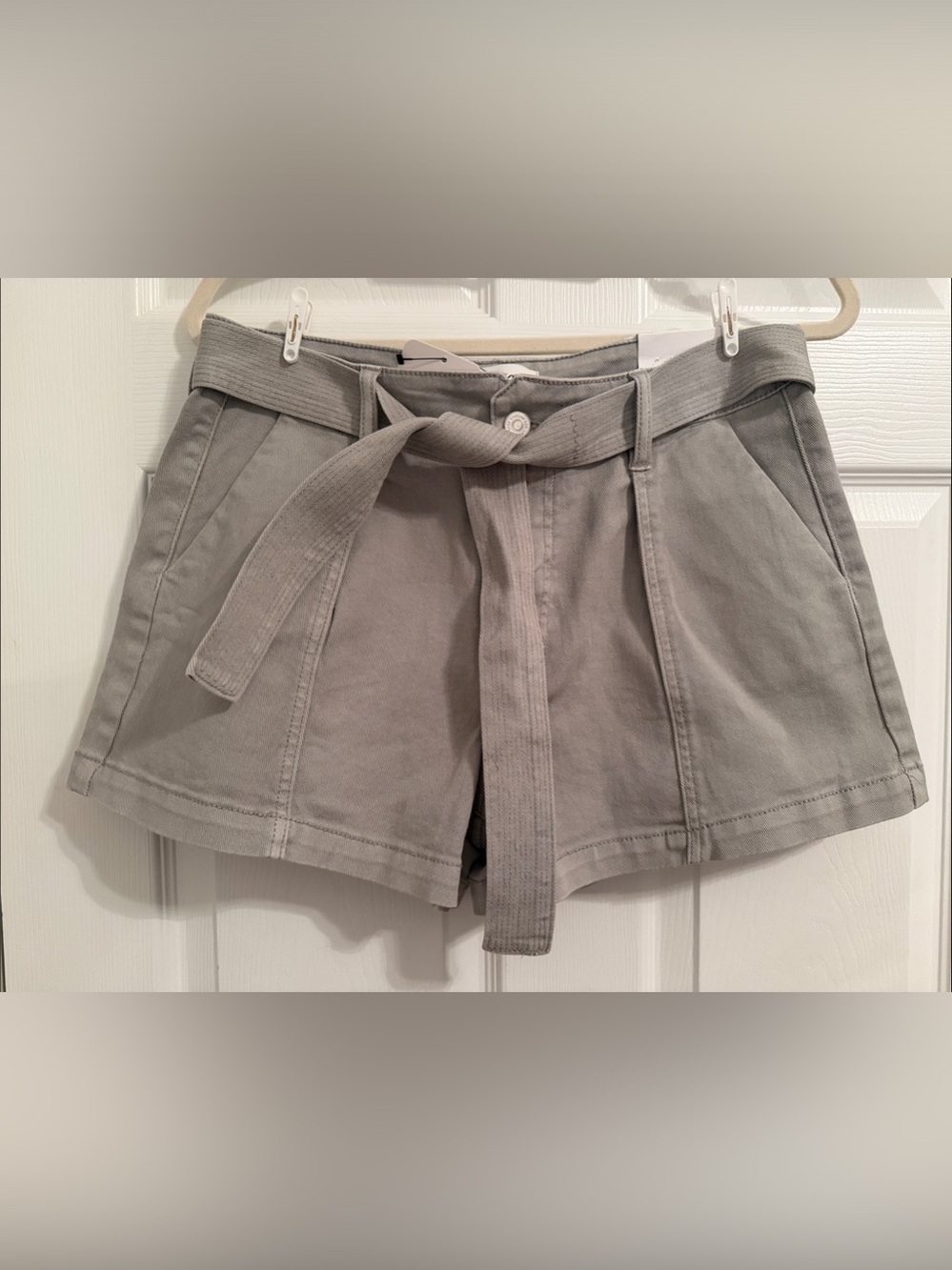KanCan High Rise Shorts in sage Waist 9/28 NWT